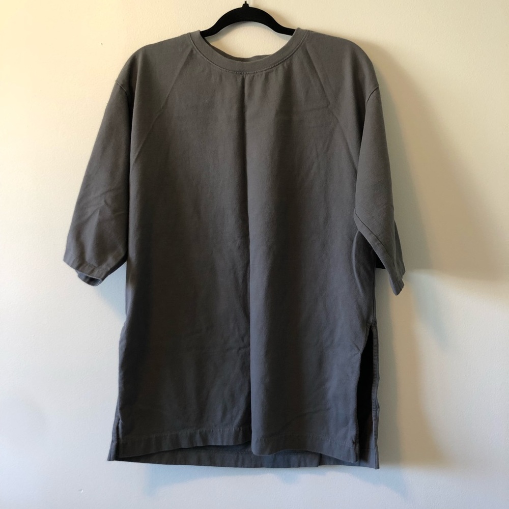 UNIQLO Oversized Small Grey Crewneck T Shirt Grunge